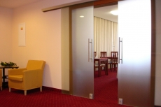 Hotel Vista Ostrava, posuvné dvoukřídlé dveře + skleněné dveře