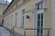 Ostrava Vítkovice, zámeček, markýzy nad vstupy
