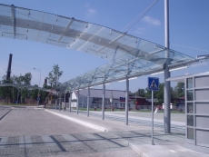 Přednádražní prostor nádraží Ostrava Svinov, lepená bezpečnostní skla 