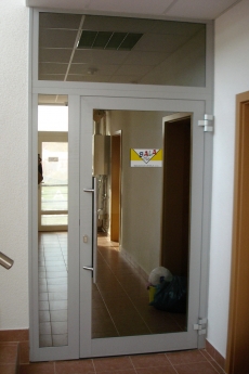 Interierová stěna s dveřma Al profil MB45. Olomouc